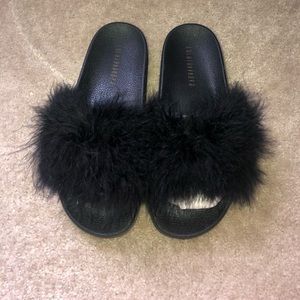 Feather Weather Slides- Black